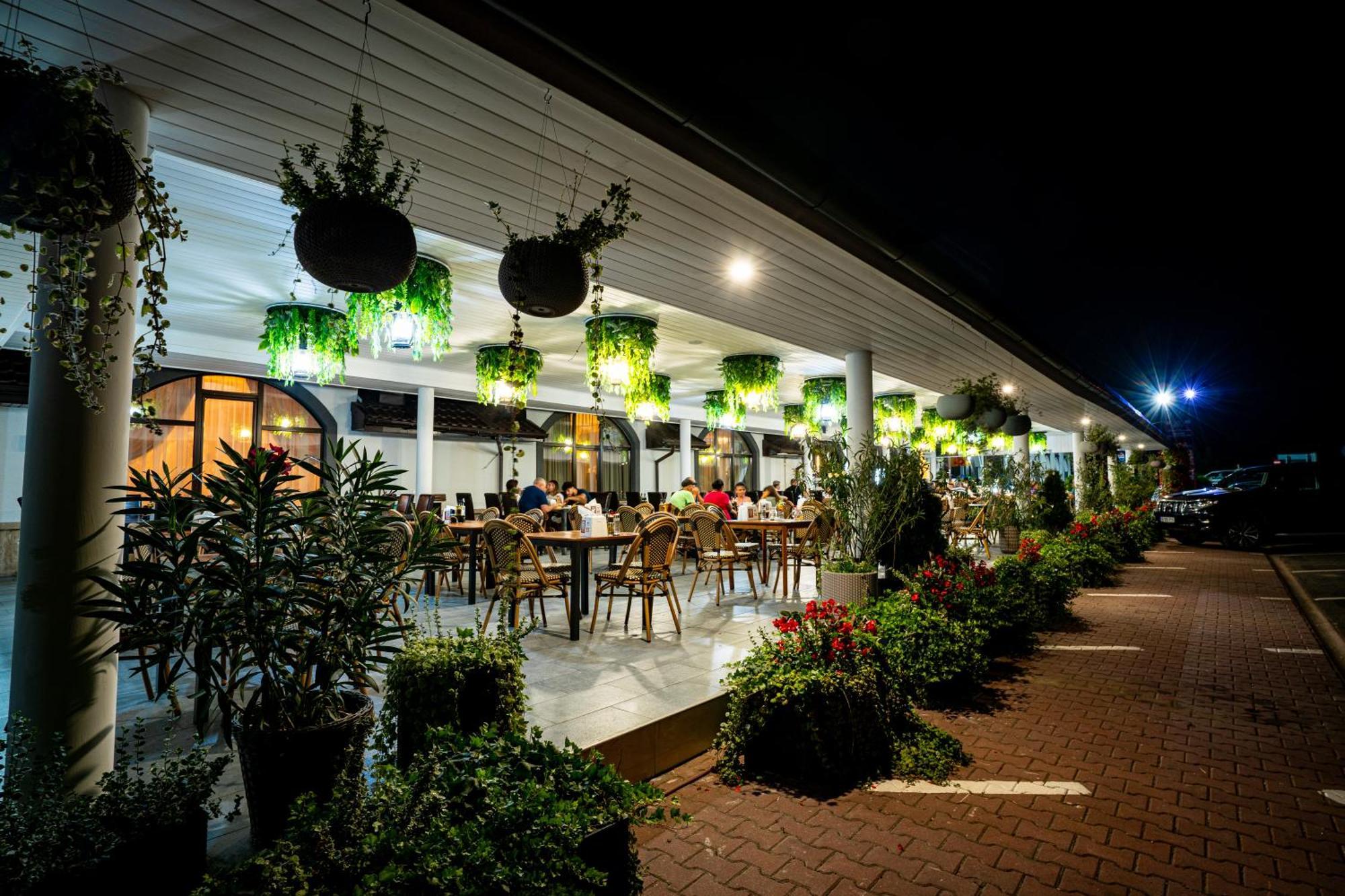 Hanul Domnesc Imperial Hotel & Spa Călan Exterior foto
