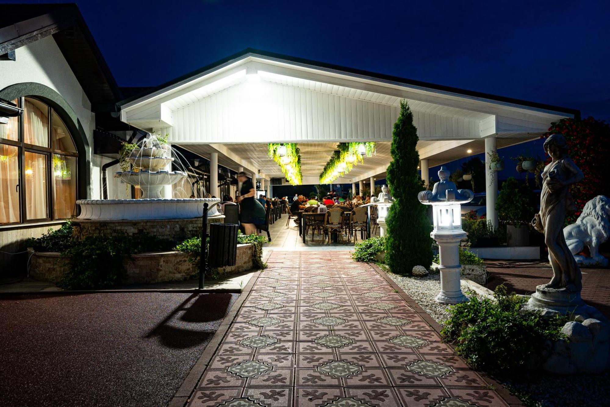 Hanul Domnesc Imperial Hotel & Spa Călan Exterior foto